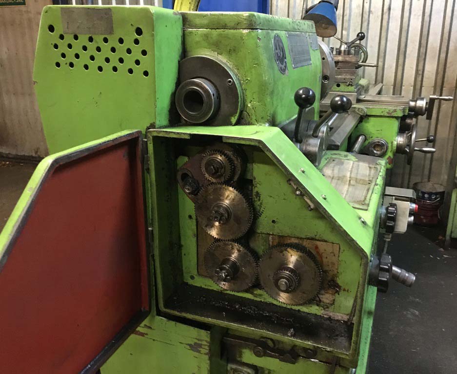 Фото токарно-гвинторізного верстата TUE-40 Фото токарно-гвинторізного верстата TUE-40